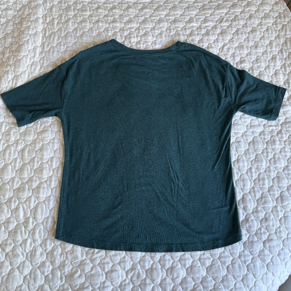 lululemon Active Oversized Top Size 6 - Picture 2 of 3